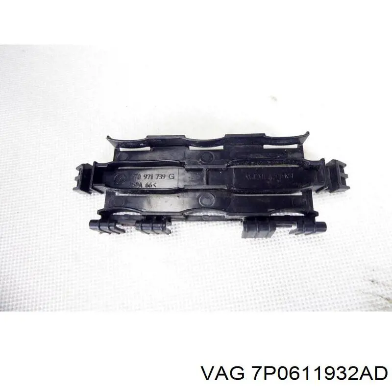  7P0611932AD VAG