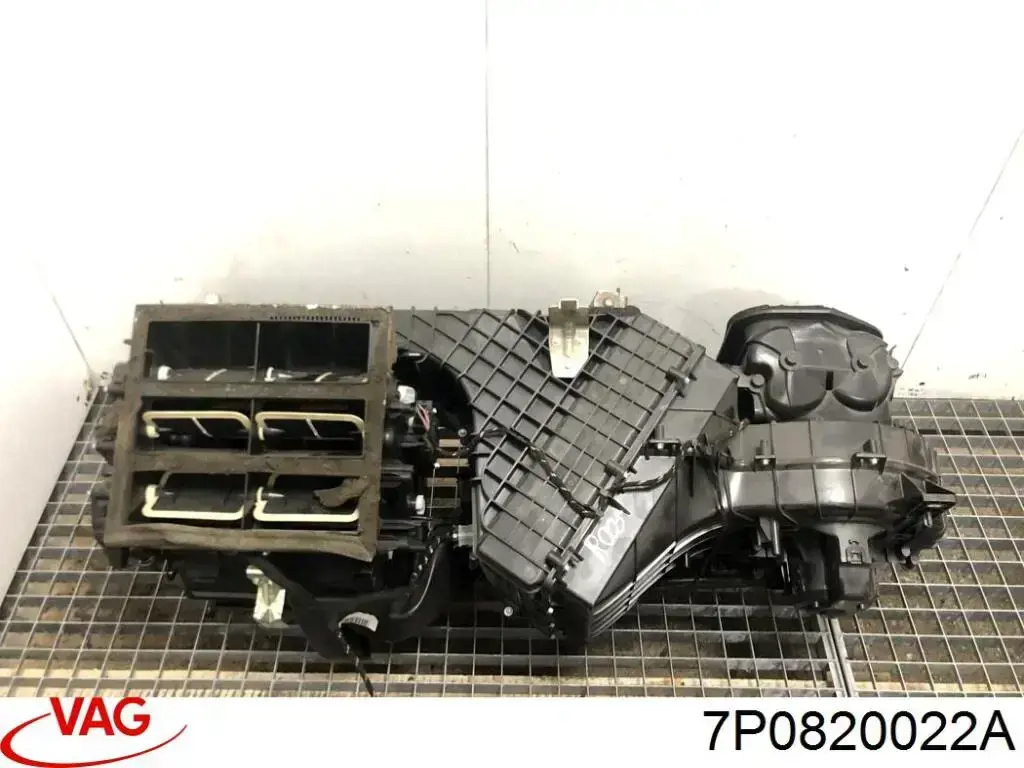 Мотор вентилятора печки (отопителя салона) задний VAG 7P0820022 цена, от 129.11 USD