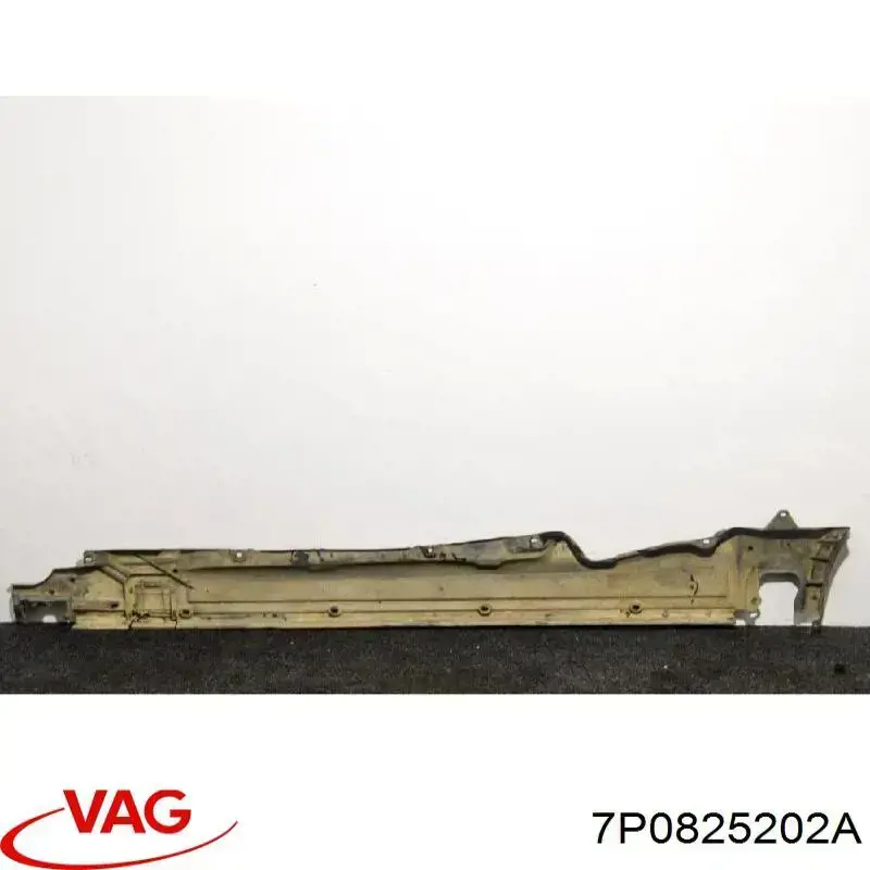Защита днища правая VAG 7P0825202A цена, от 22.57 USD