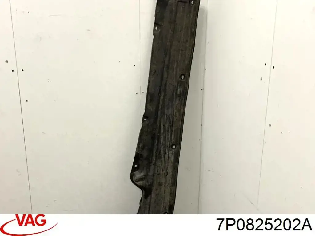 Купить 7P0825202A VAG Защита днища правая