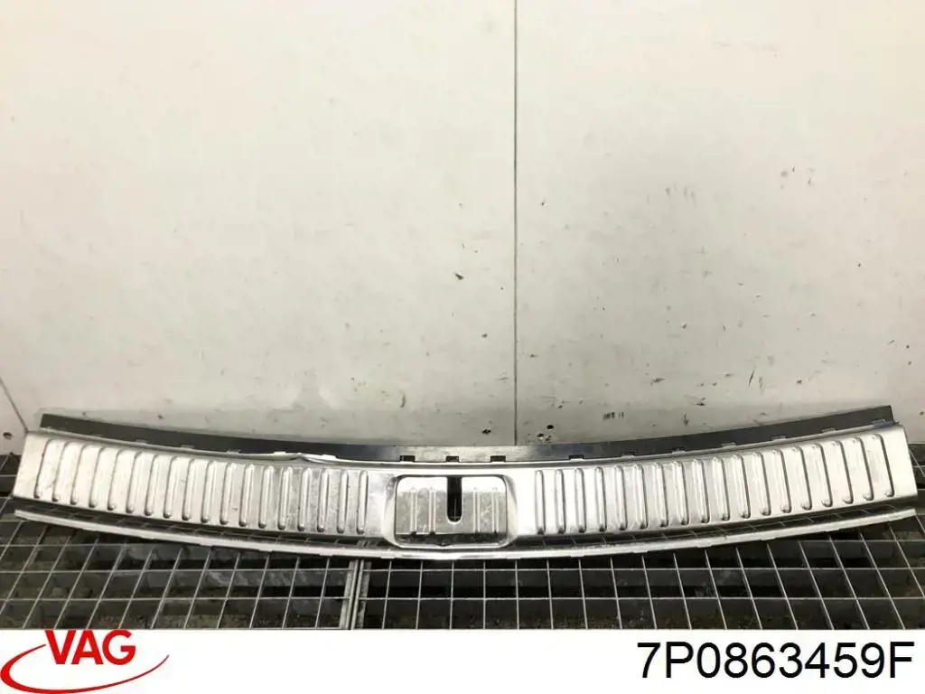 Облицовка задней панели багажника VAG 7P0863459F цена, от 25.34 USD