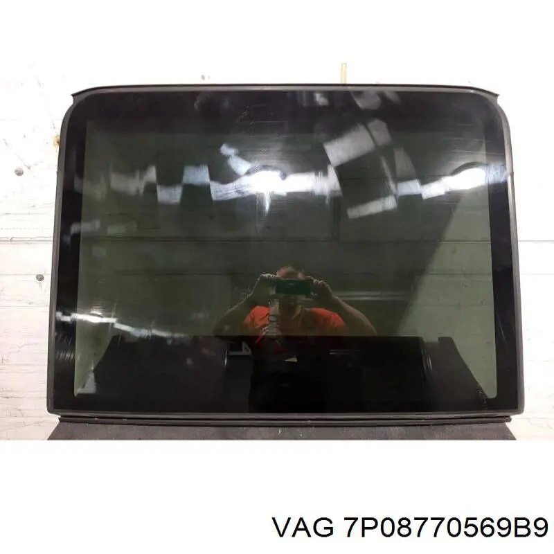 7P08770569B9 VAG Крышка люка крыши задняя