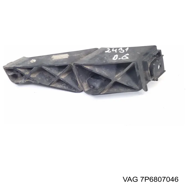 Крепление бамера левое VAG 7P6807046 цена, от 11.40 USD