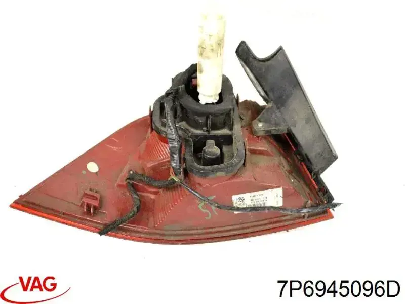 Купить 7P6945096D VAG Фонарь задний правый, внешний