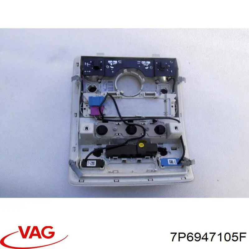 Плафоны внутреннего освещения VAG 7P6947105F цена, от 25.40 USD