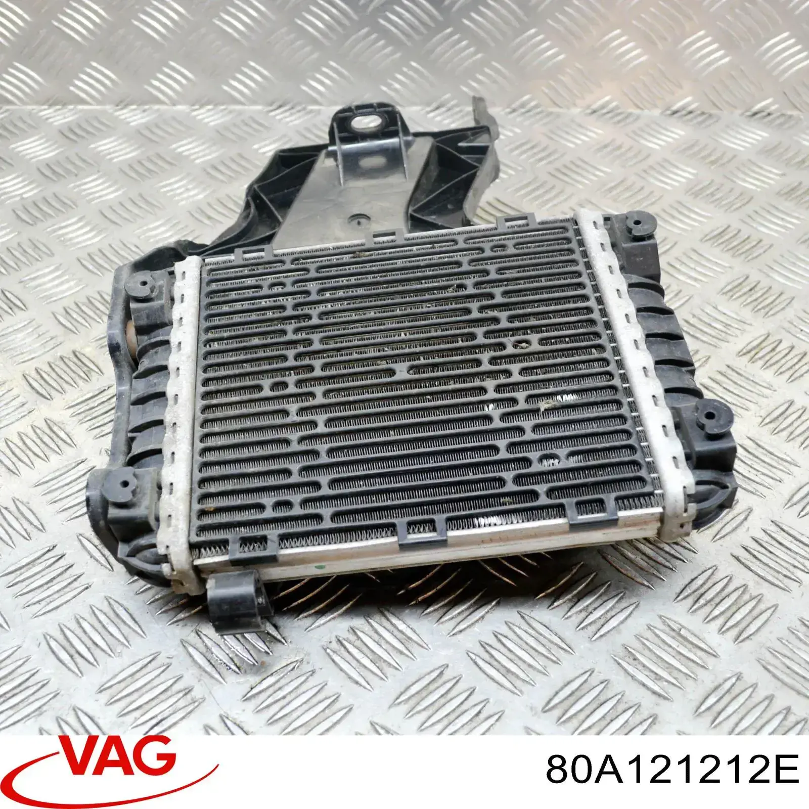 Купить 80A121212E VAG Радиатор охлаждения двигателя дополнительный