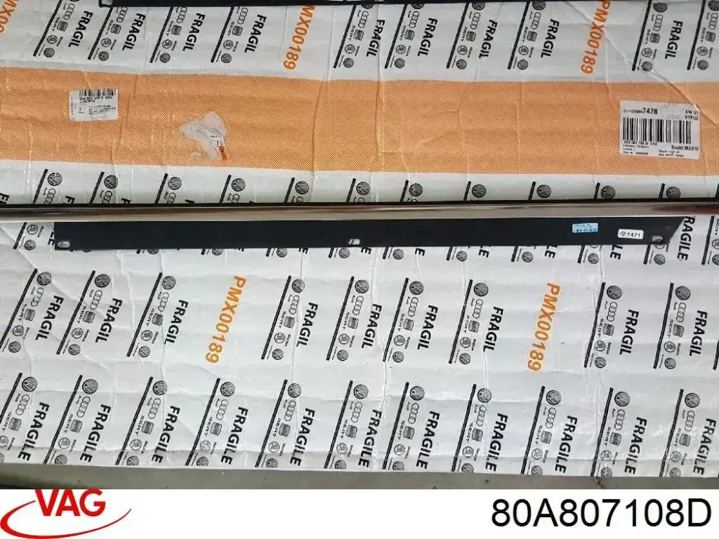 Бампер передний, правая часть 30807476 AND
