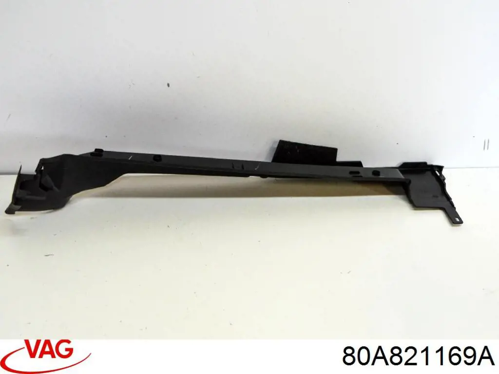 Уплотнитель арки крыла VAG 80A821169A