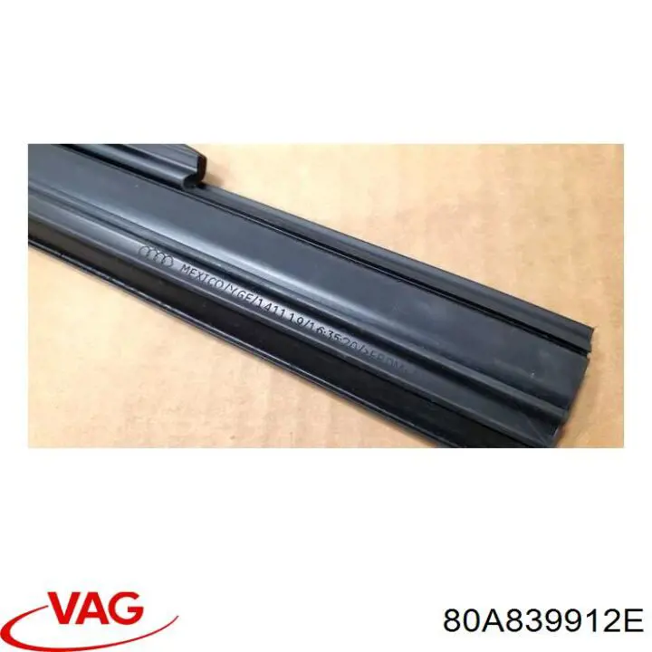 Купить 80A839912A VAG Уплотнитель двери передней (на кузове)