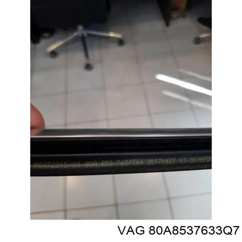 Купить 80A8537633Q7 VAG Уплотнитель стекла задней левой двери
