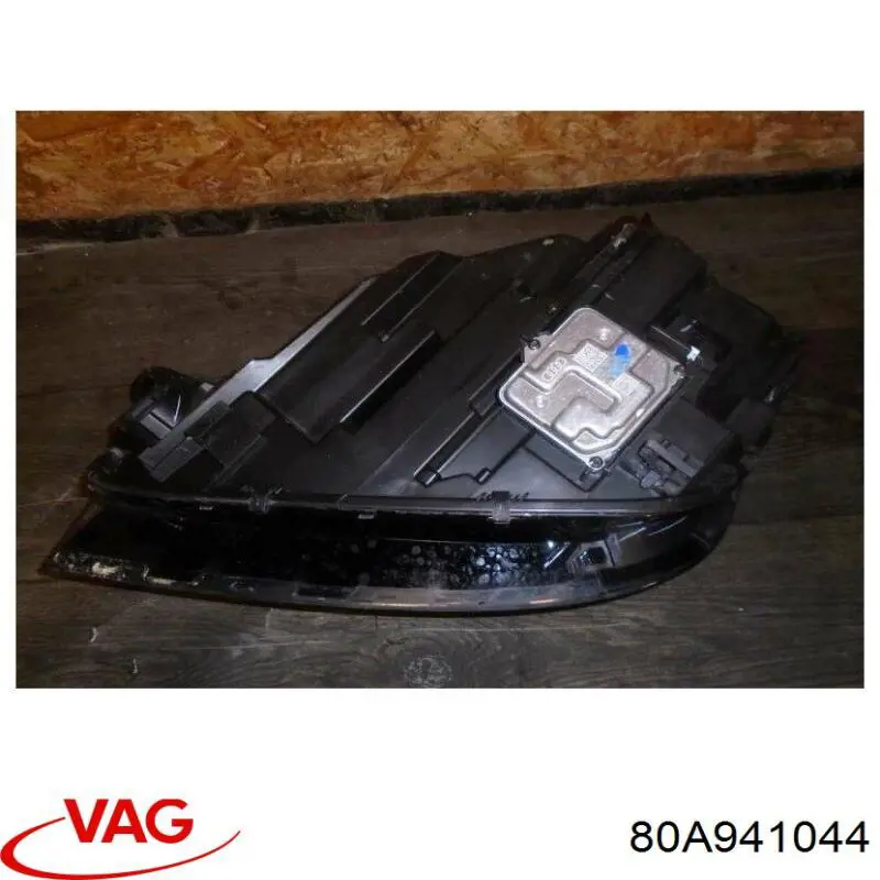 710815019002 Magneti Marelli Фара передняя правая