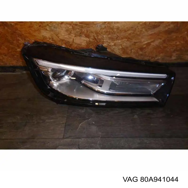 Правая фара 80A941044F VAG