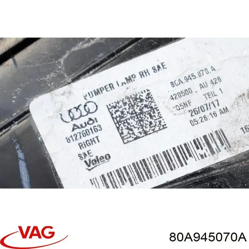 Фонарь заднего бампера правый 80A945070A VAG