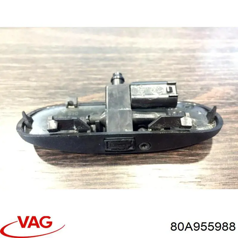 Купить 80A955988 VAG Форсунка омывателя стекла лобового, правая