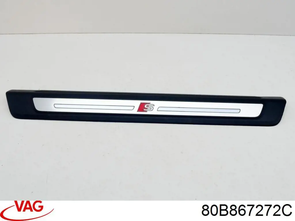 Обшивка стойки кузова внутренняя передняя правая 80B867272C VAG