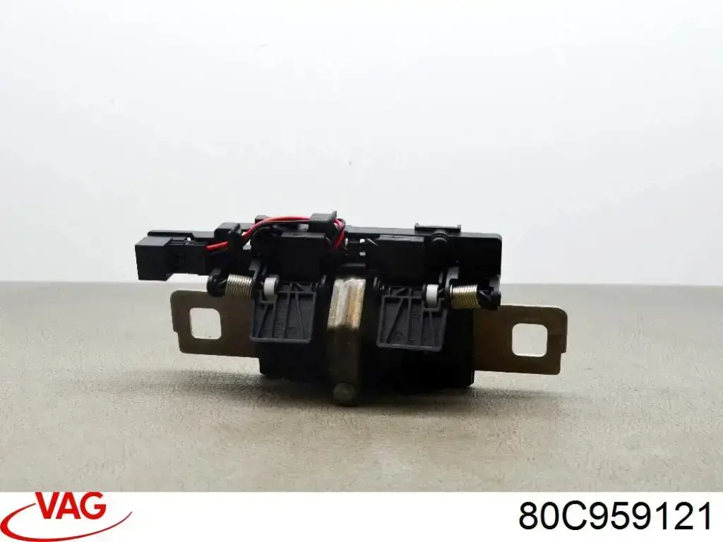Датчик открытия крышки багажника/задней двери (ляды) 80C959121B VAG