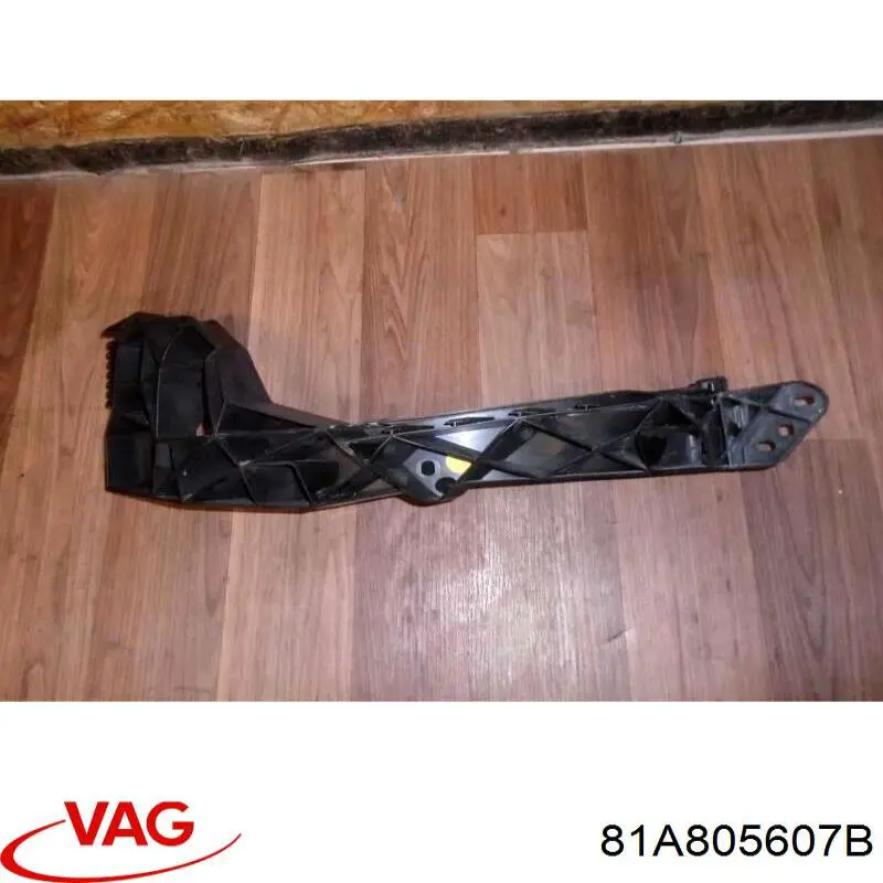 Купить 81A805607C VAG Кронштейн (адаптер) крепления фары передней левой