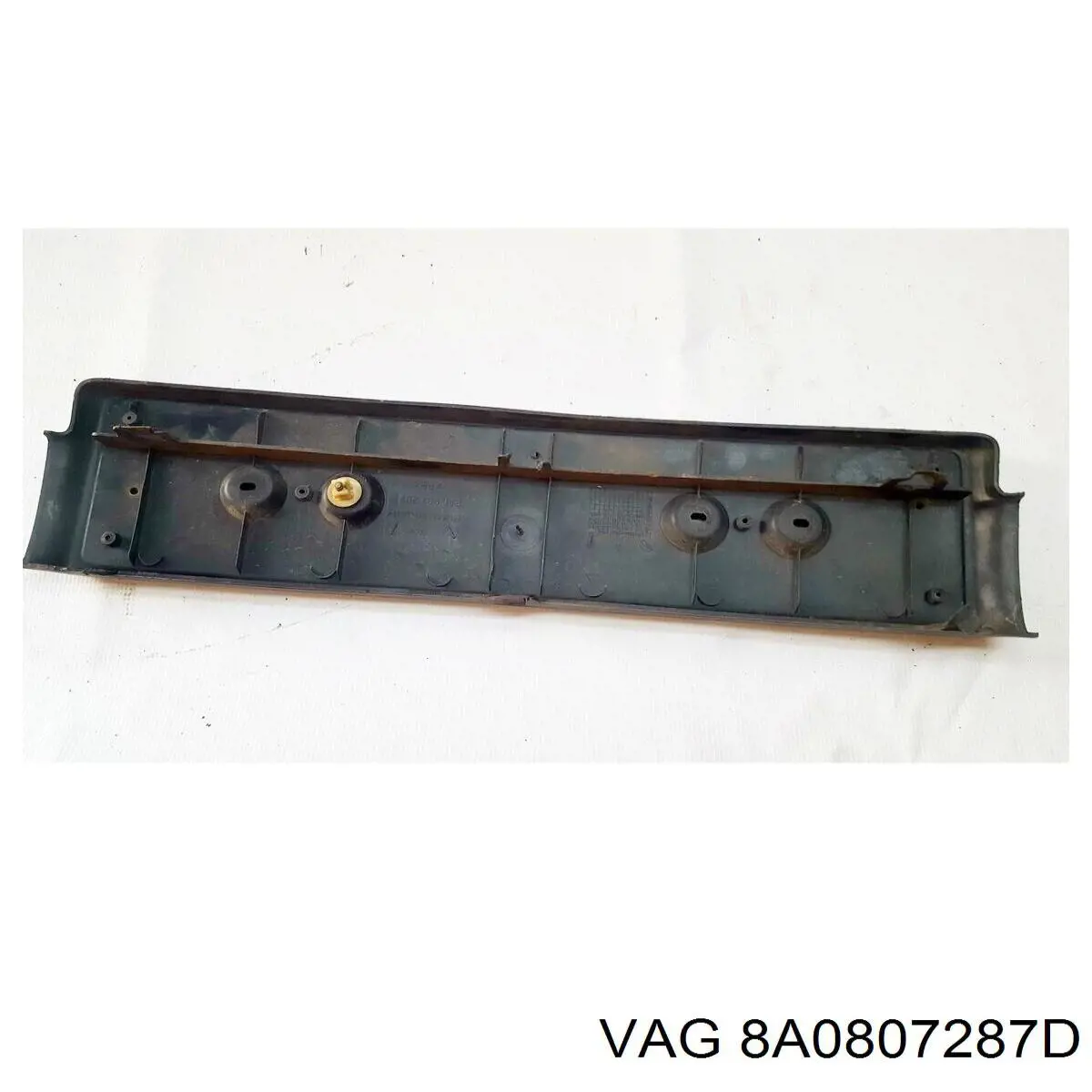 Купить 8A0807287 VAG Рамка номерного знака автомобиля передняя