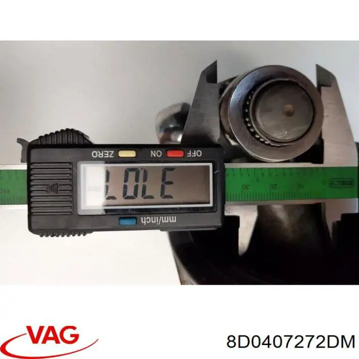 8D0407452DV VAG Полуось передняя, правая