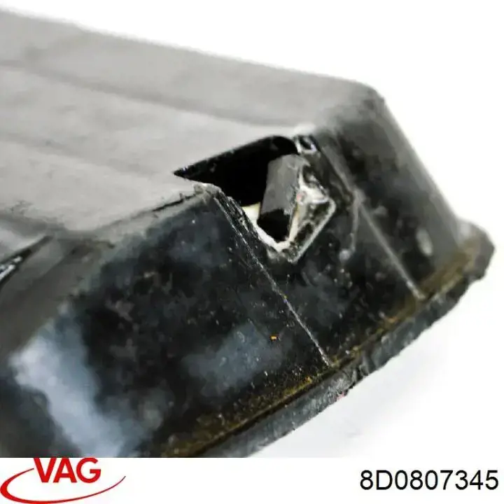 Купить 8D0807345 VAG Решетка бампера переднего левая