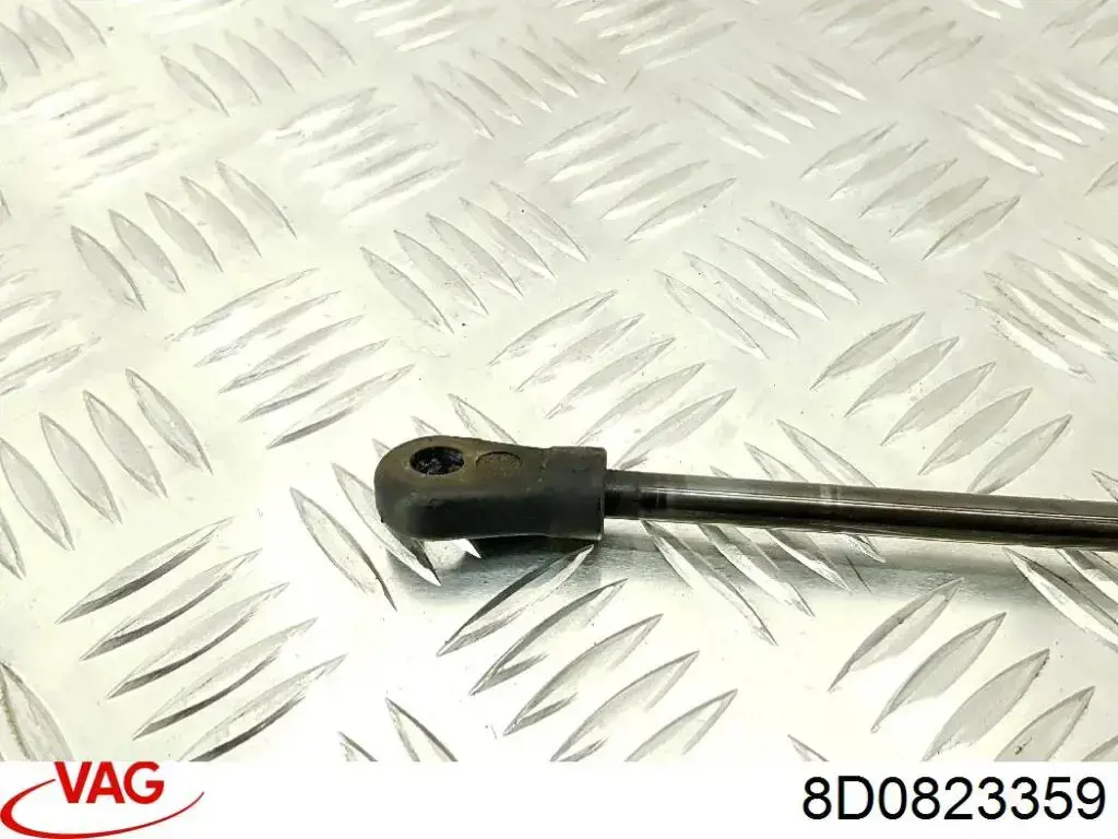 Амортизатор капота 8D0823359 VAG