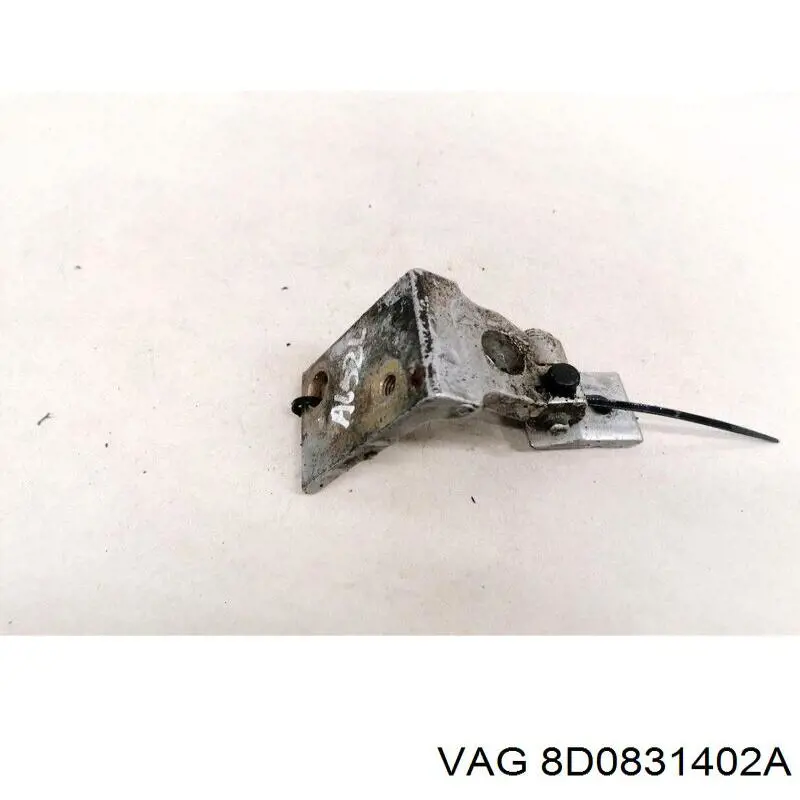 Петля двери передней правой 8D0831402 VAG