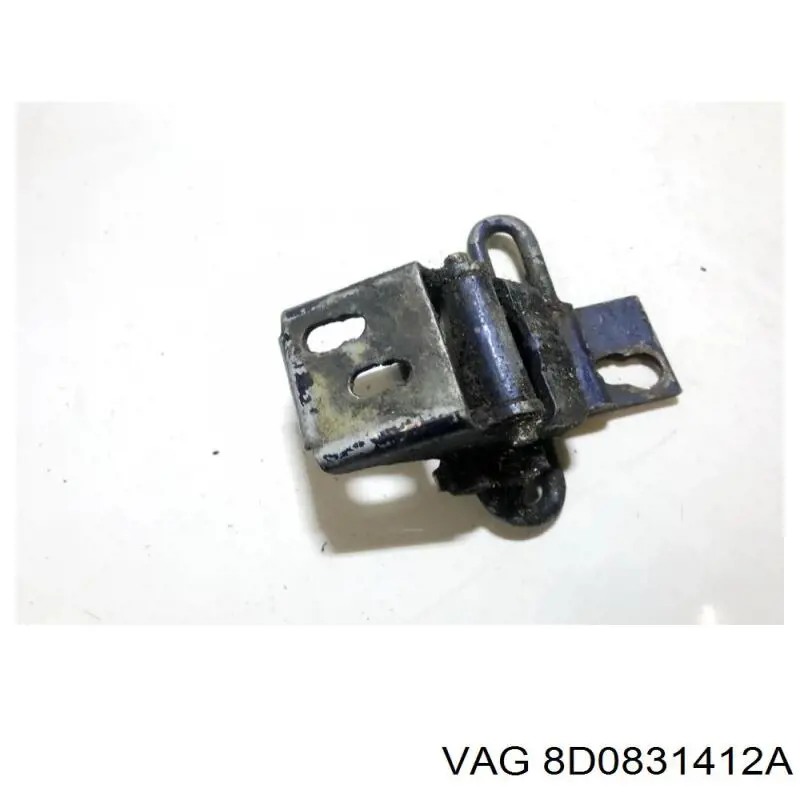 Петля двери передней правой 8D0831412B VAG
