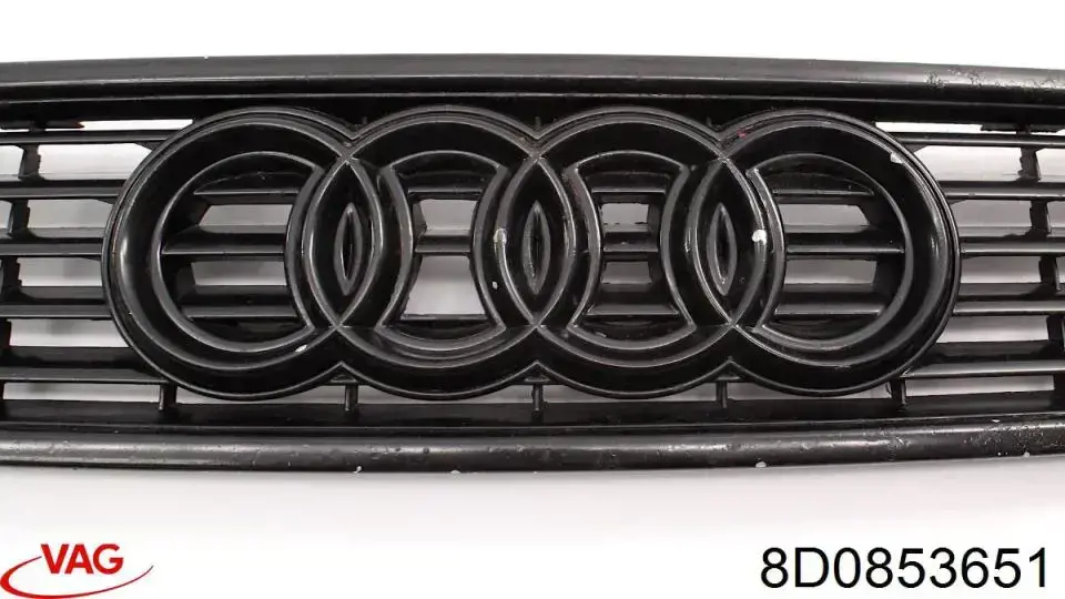  Решетка радиатора Audi A4 
