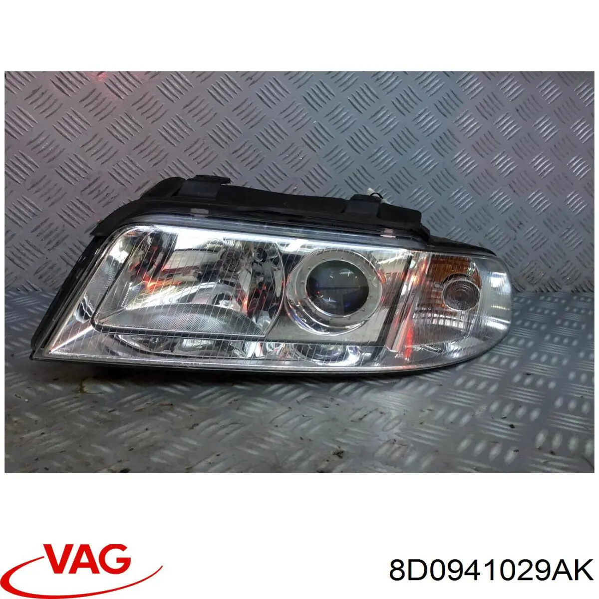 8D0941029AK VAG Фара