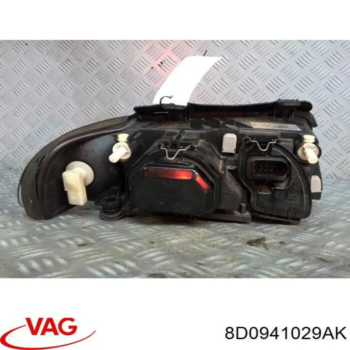 Купить 8D0941029AK VAG Фара левая передняя