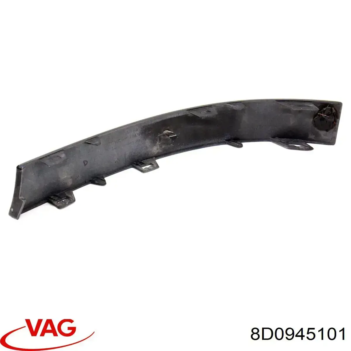 Купить 8D0945101 VAG Накладка под задний фонарь левый