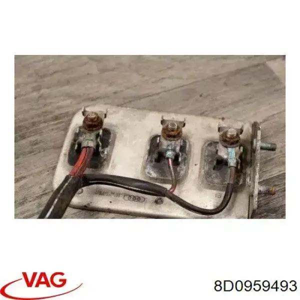 8D0959493 VAG Резистор моторчика вентилятора кондиционера