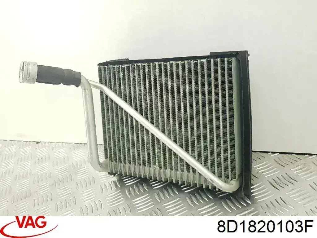 Охладитель воздуха VAG 8D1820103F