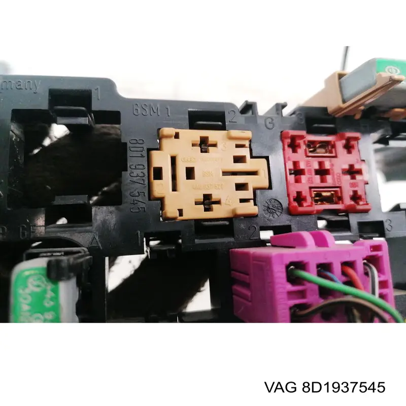 Блок предохранителей 8D1937545 VAG