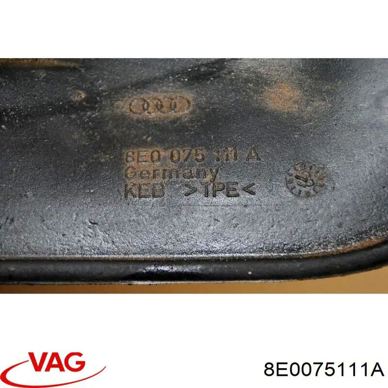 Передние брызговики VAG 8E0075111