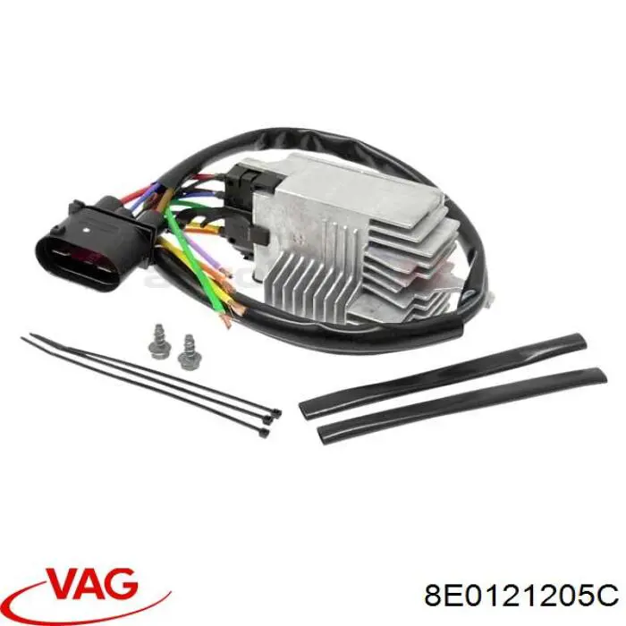 8E0121205C VAG диффузор радиатора охлаждения, в сборе с мотором и крыльчаткой
