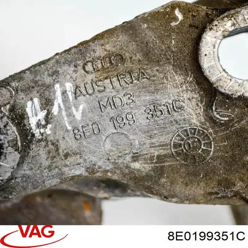 Кронштейн подушки (опоры) двигателя левой VAG 8E0199351C цена, от 10.14 USD