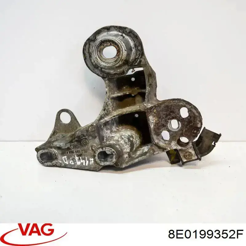 Купить 8E0199352F VAG Кронштейн подушки (опоры) двигателя правой