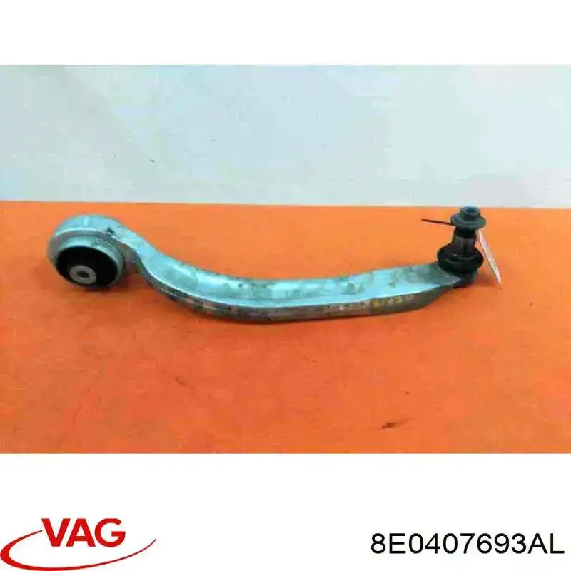 Левый рычаг передней нижней подвески VAG 8E0407693AL цена, от 42.69 USD
