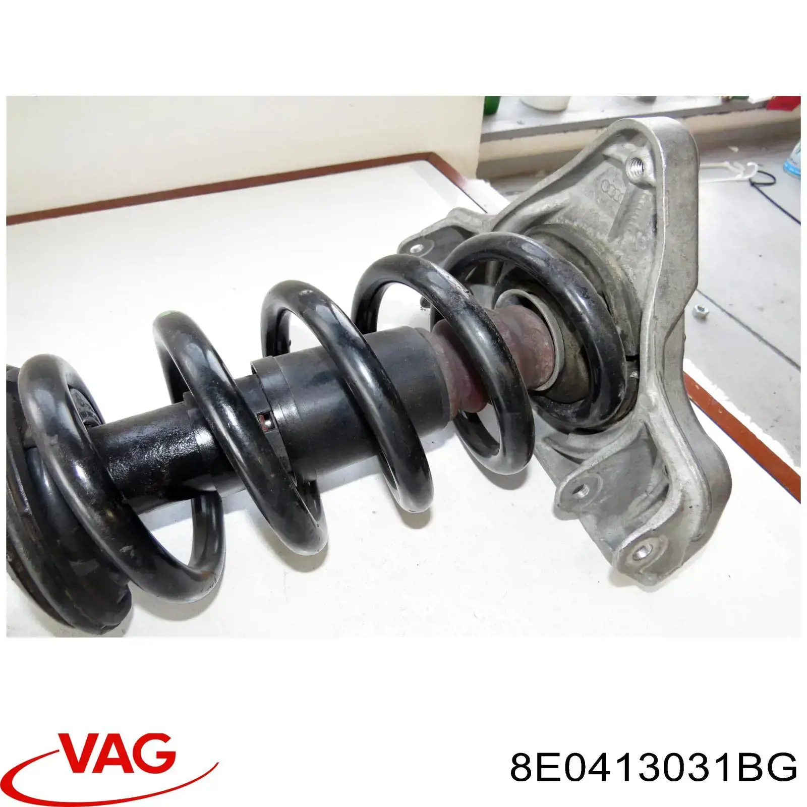 Стойка амортизатора передняя VAG 8E0413031BG цена, от 22.37 USD