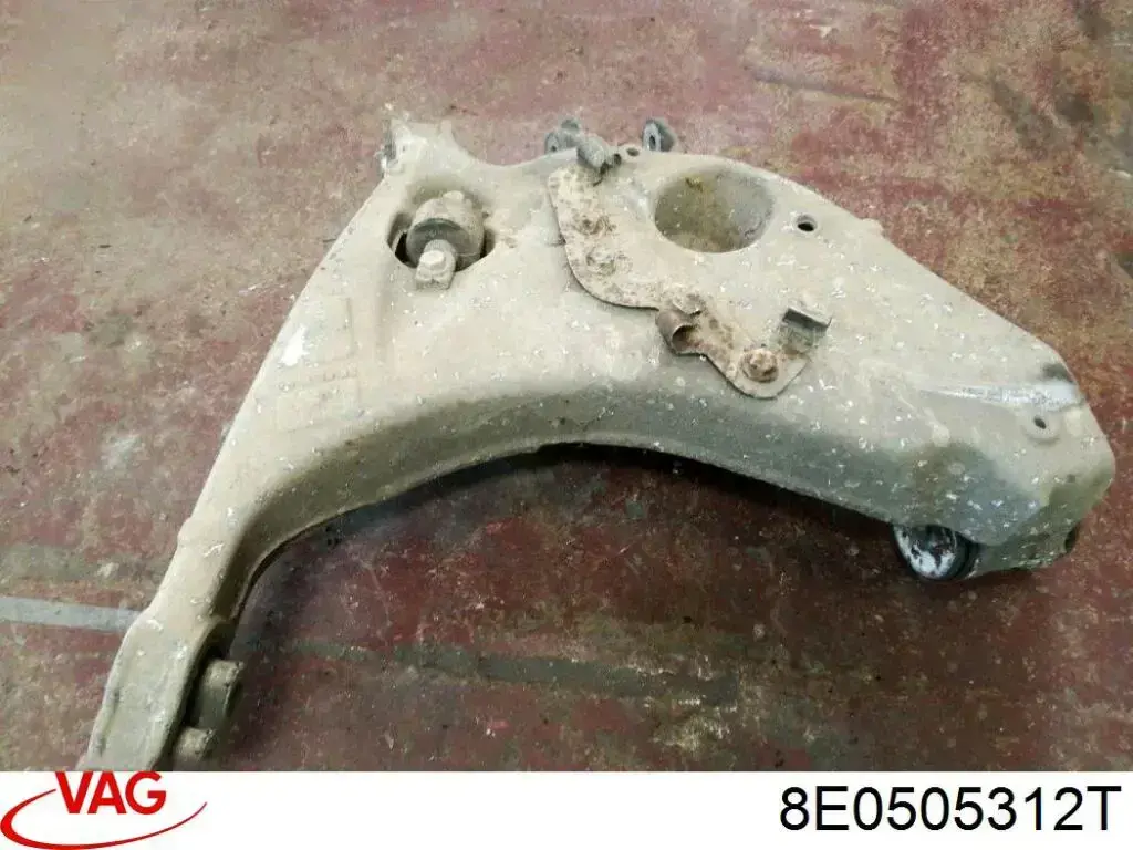 Купить 8E0505312T VAG Рычаг задней подвески нижний правый