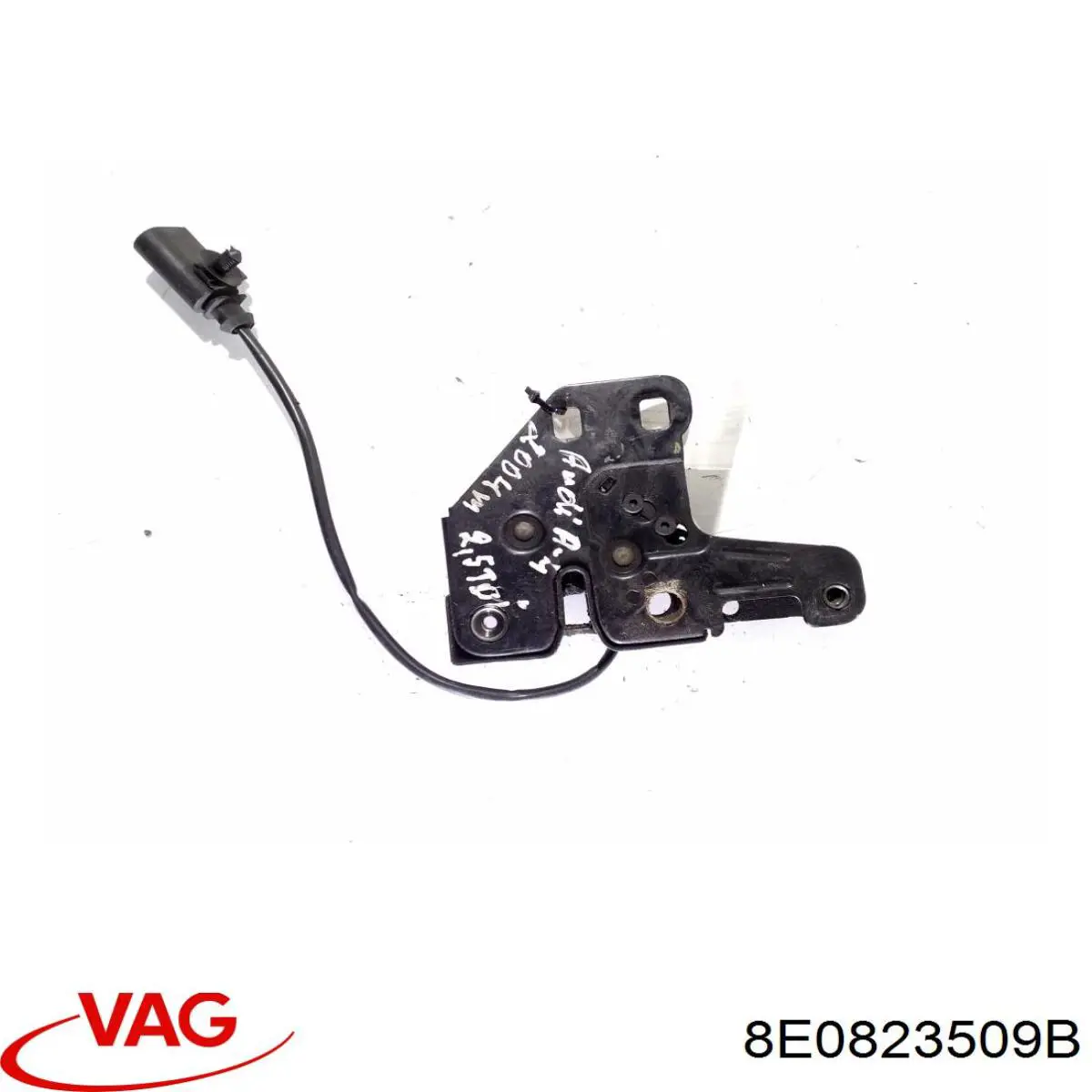 Замок капота 8E0823509A VAG