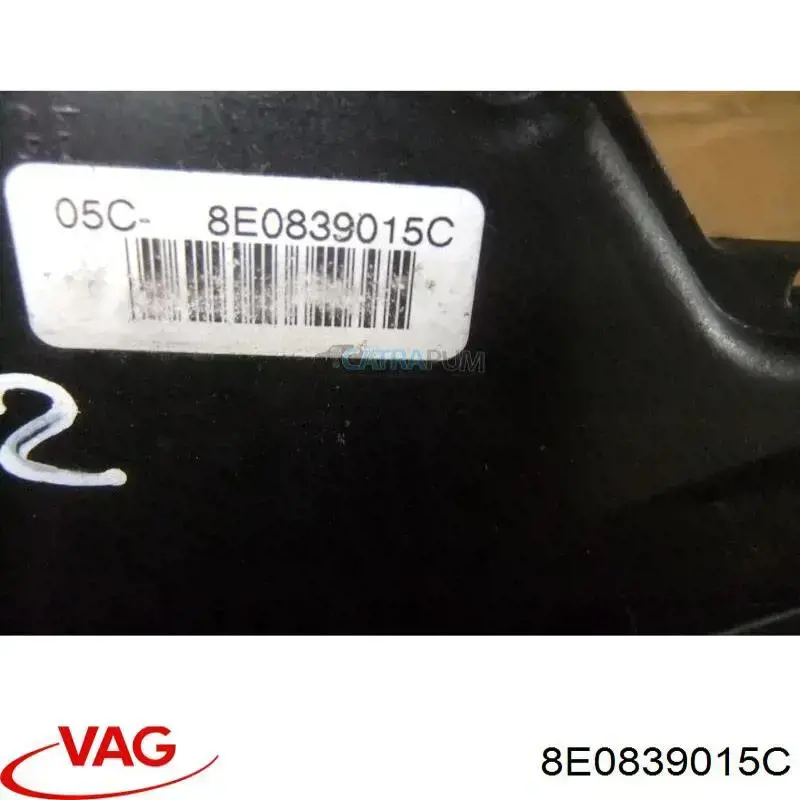 Замок двери задней левой 8E0839015C VAG