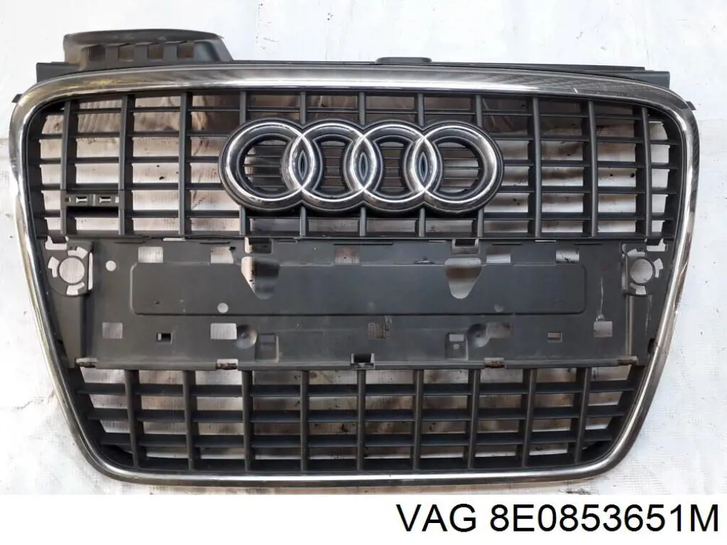 8E0853651M VAG Решетка радиатора