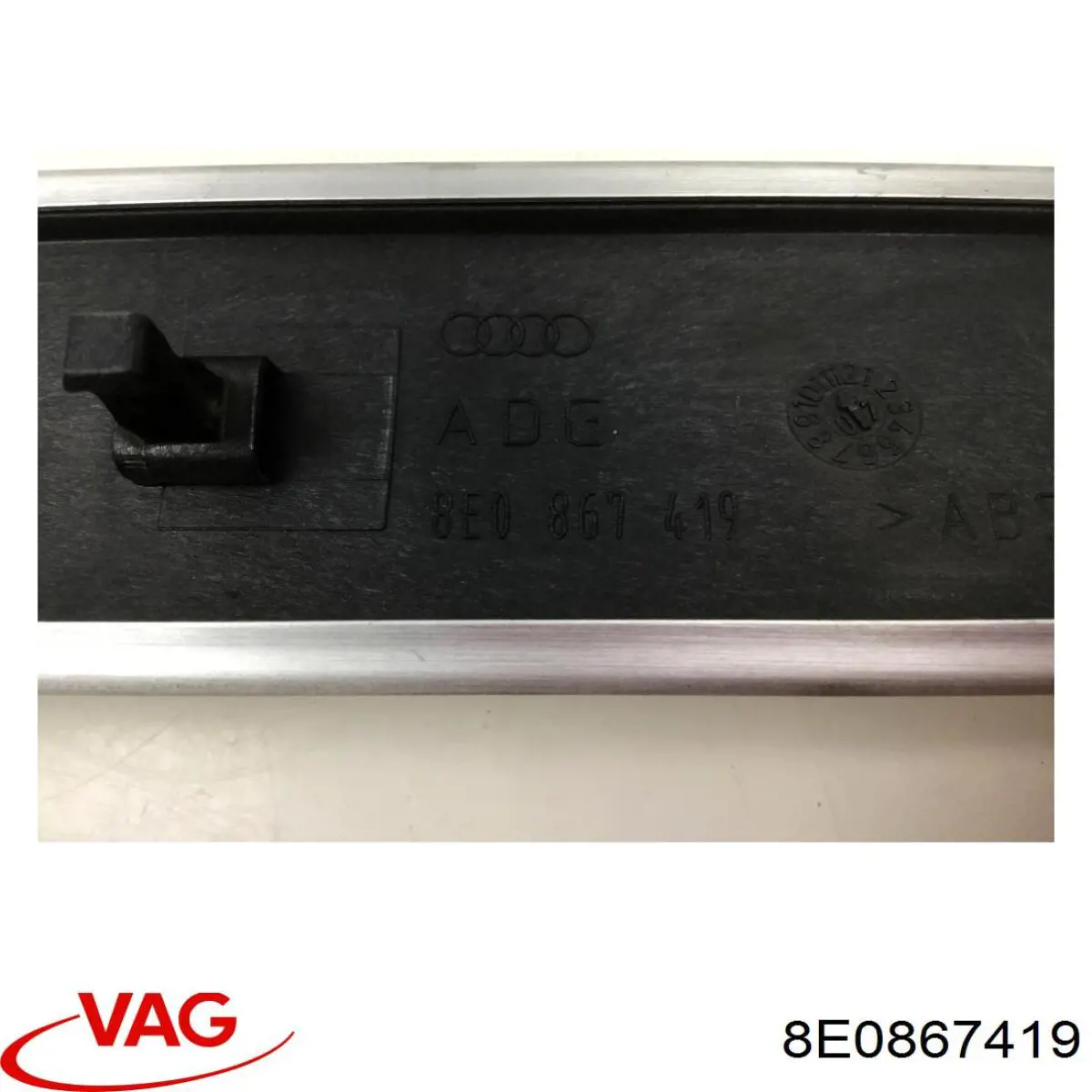Купить 8E0867419 VAG Накладка двери задней левой