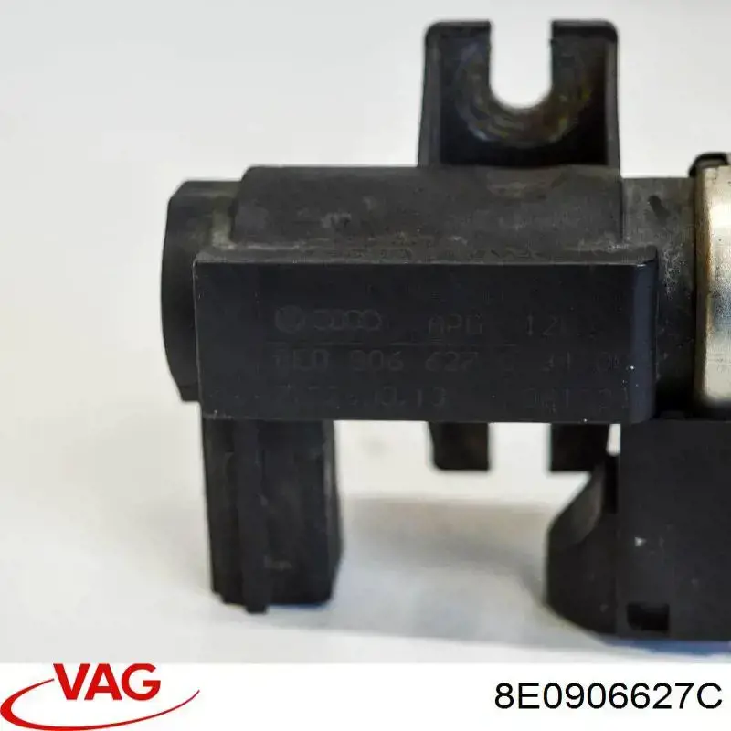 Клапан соленоид регулирования заслонки EGR 8E0906627B VAG