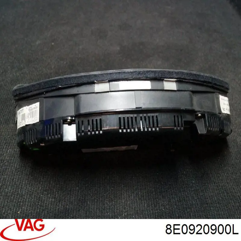Панель приборов 8E0920900L VAG