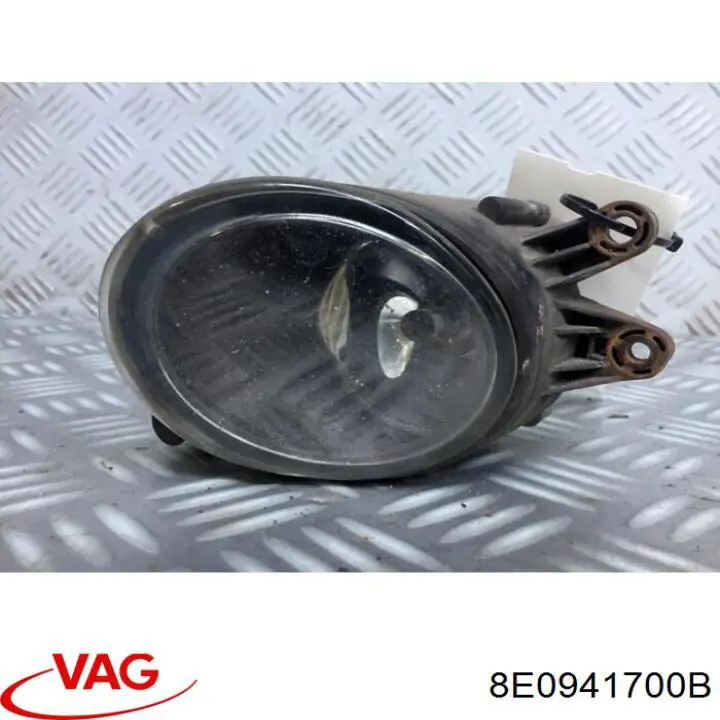 Фара противотуманная правая 8E0941700B VAG