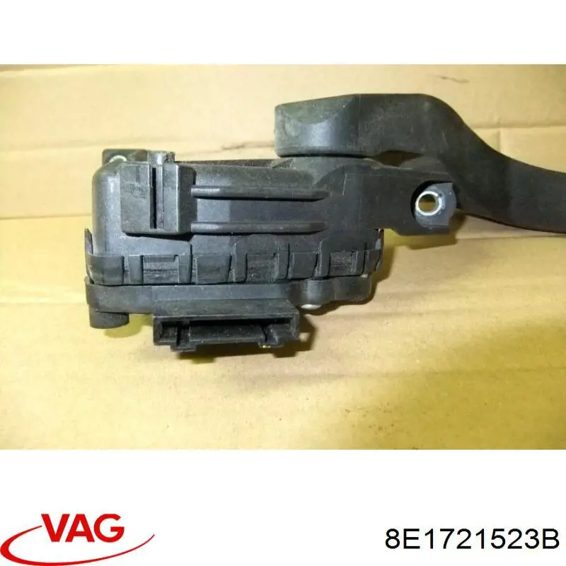 Педаль газа 8E1721523B VAG
