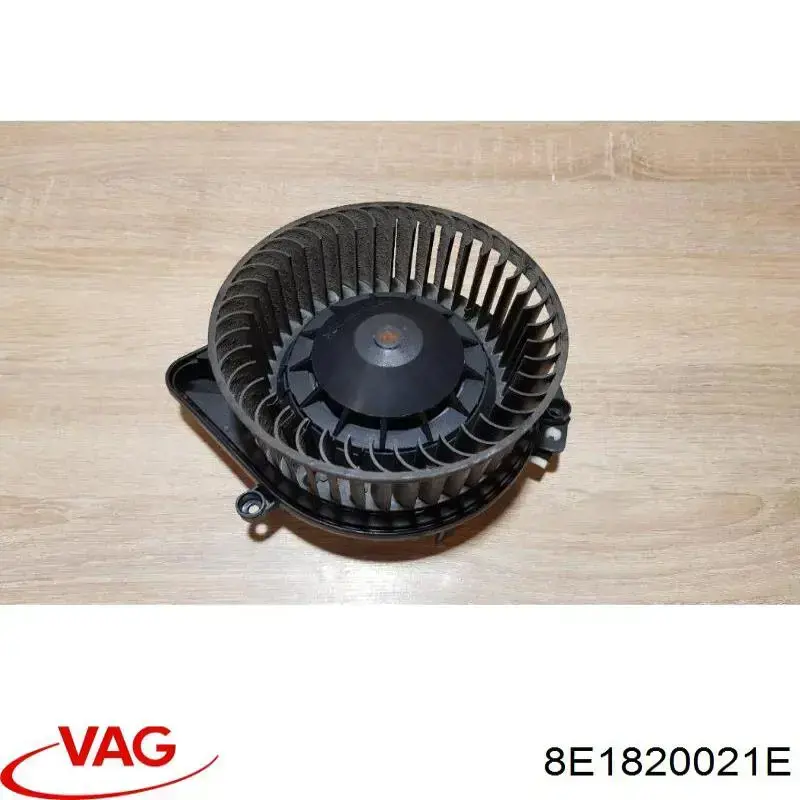 8E1820021E VAG Электромотор печки